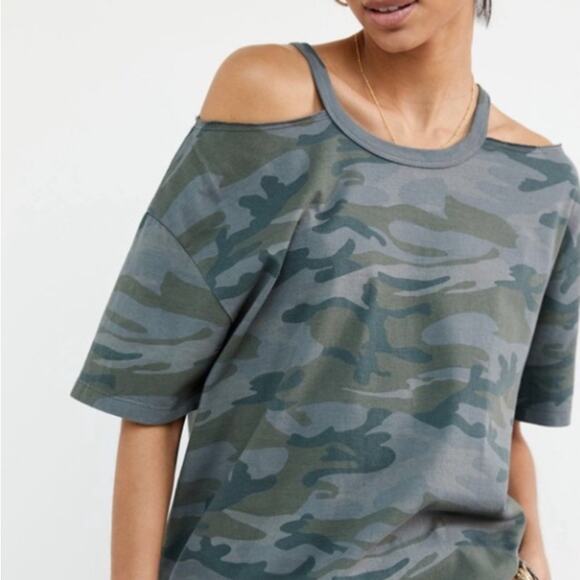 Anthropologie Camo Boyfriend Cut-Out Tee - Picture 2 of 3